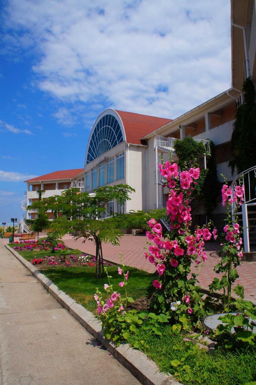 Радуга Курортная Гостиница Zatoka Bagian luar foto