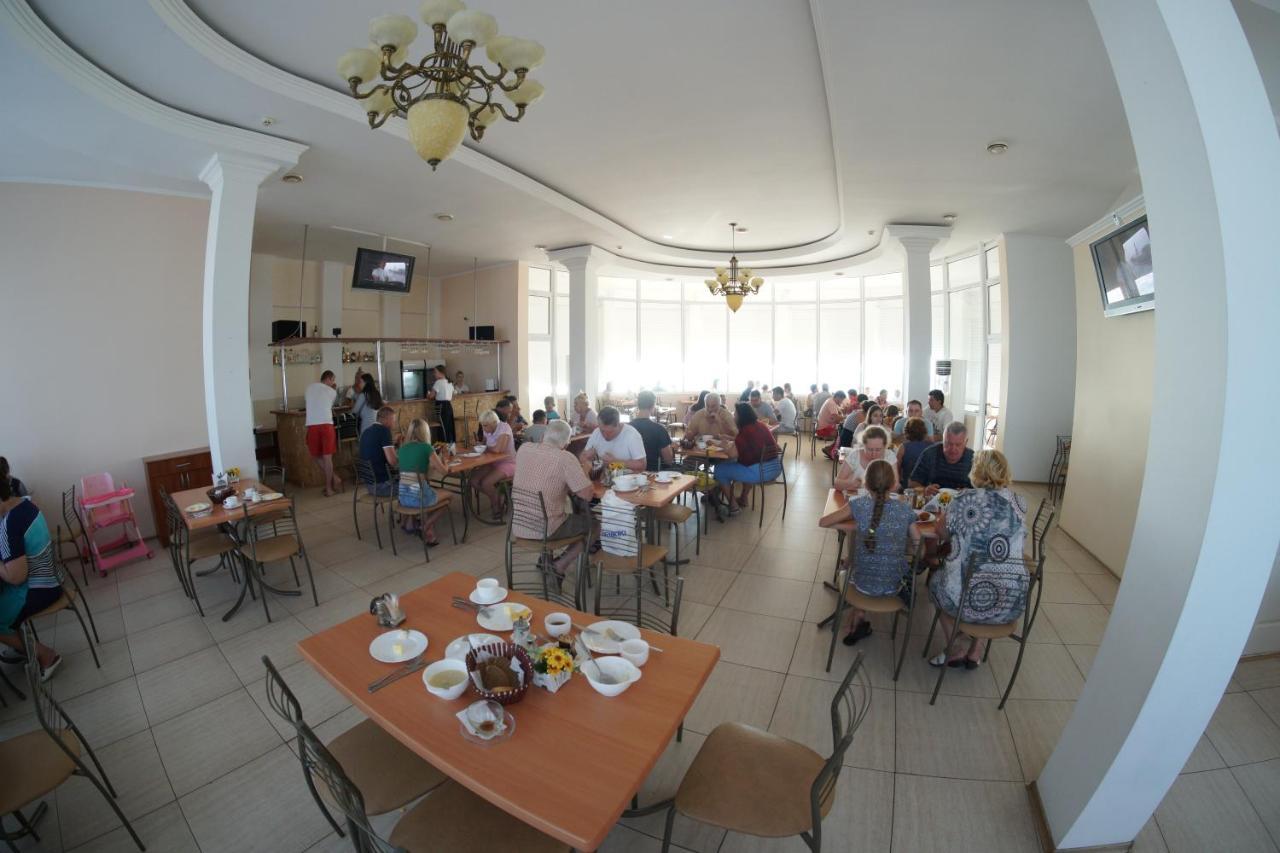 Радуга Курортная Гостиница Zatoka Bagian luar foto