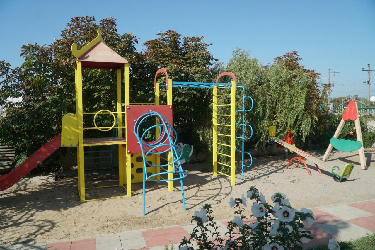 Радуга Курортная Гостиница Zatoka Bagian luar foto